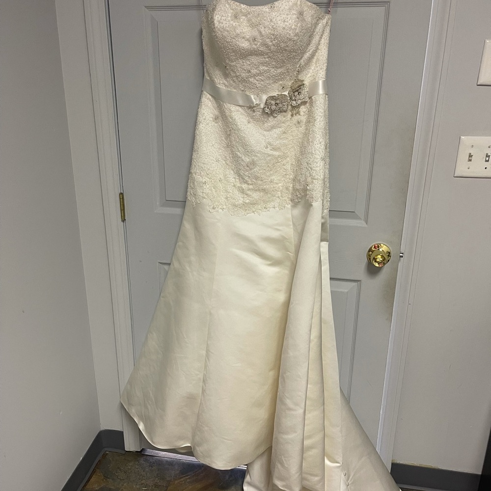 Brand new Gorgeous wedding dress